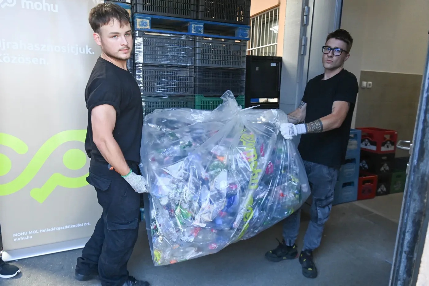 Hiába sorakoztunk az 50 forintos palackokkal, csökkent az újrahasznosítás a lakosság körében